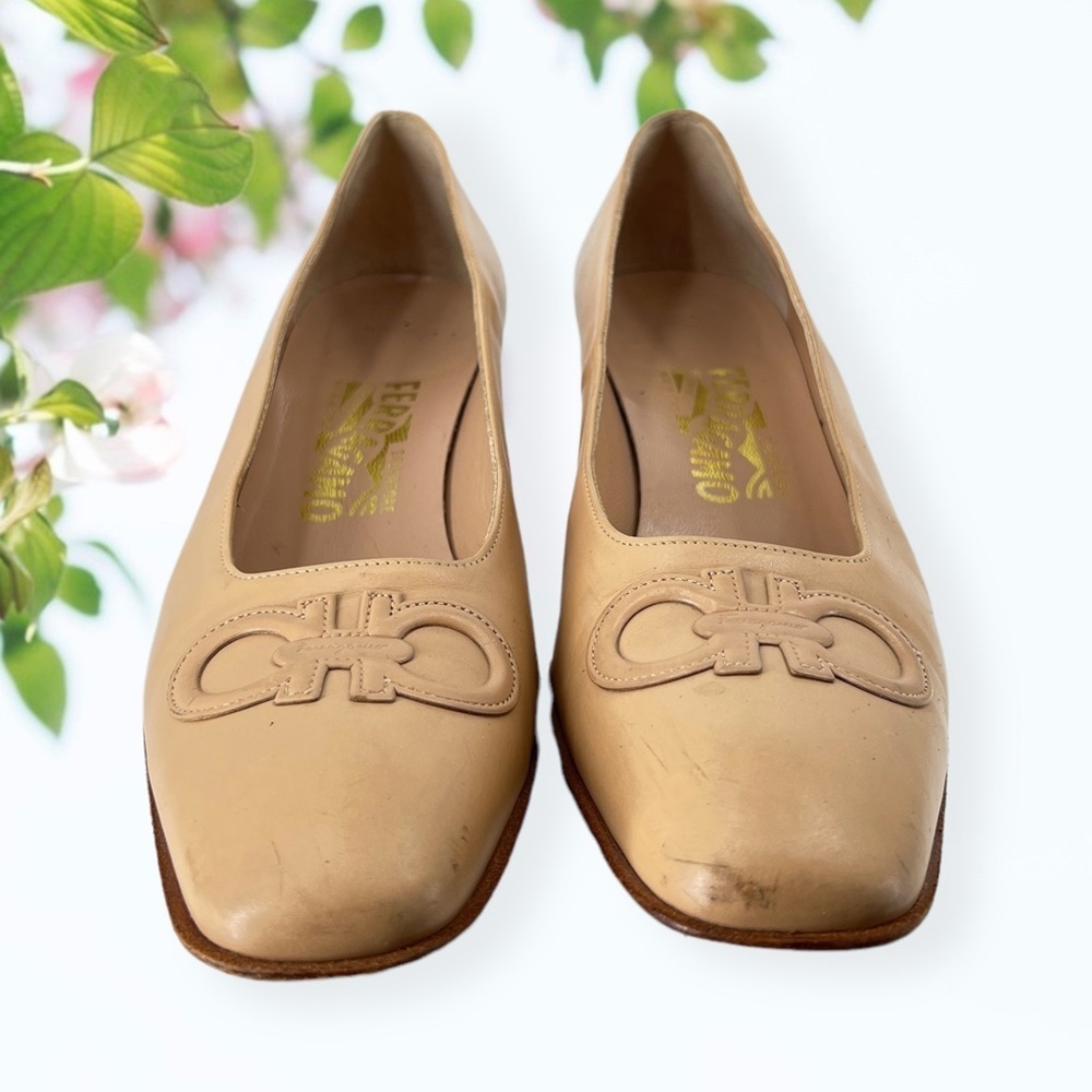 SALVATORE Ferragamo Pumps - Picture 7 of 10